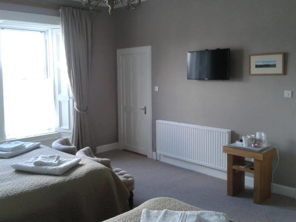Middleton House Bed And Breakfast Охтерардър Екстериор снимка